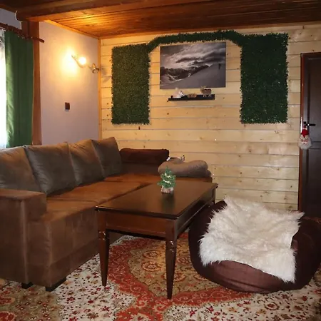 Roots Apartman